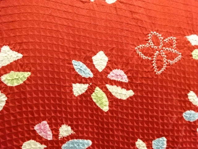  絞り　花模様小紋着物